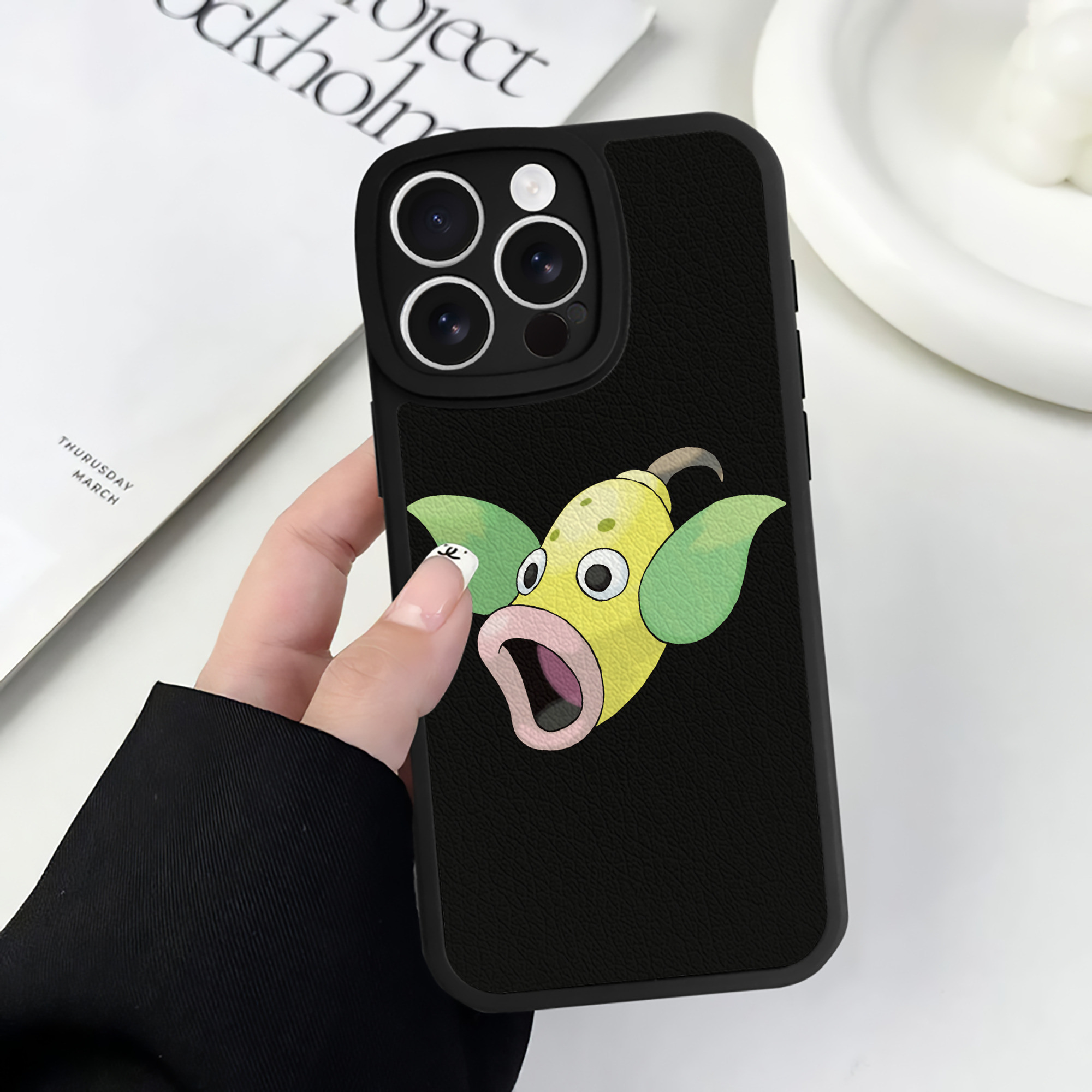 （画像用） ポケットモンスター Pokémon 【iPhone 16シリーズ対応】シリコンスマホケース（レザー調） 材質：シリコン